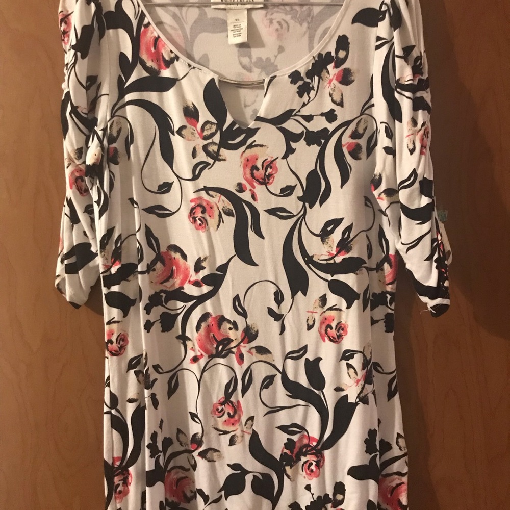 White House Black Market floral top
